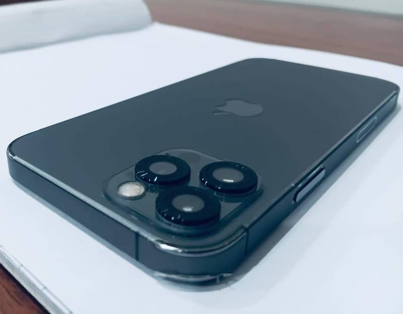 Apple iPhone 12 Pro 3