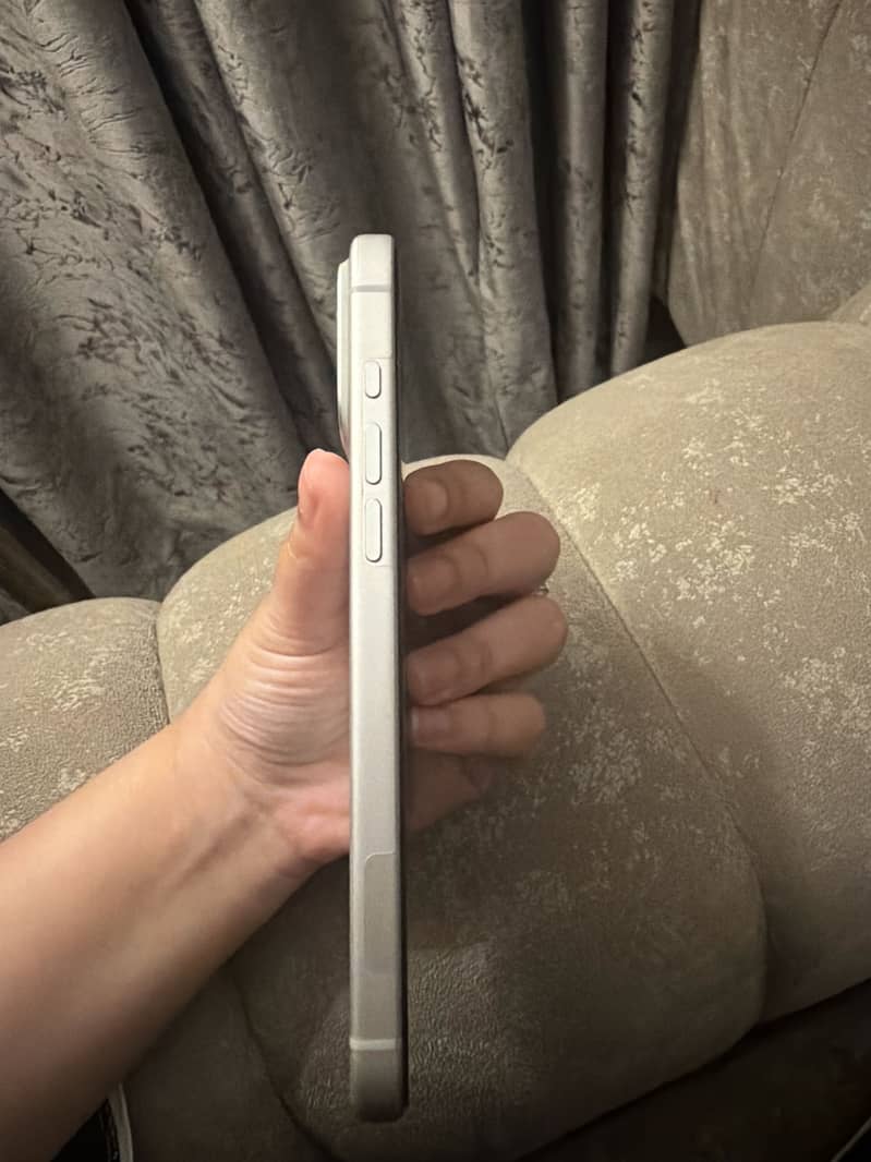 Apple iPhone 17 Pro Max 2