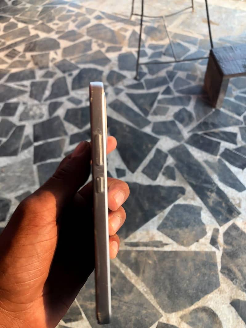 OPPO A6S pro 1