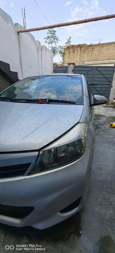 Toyota Vitz 2011 whatsapp 03157700044