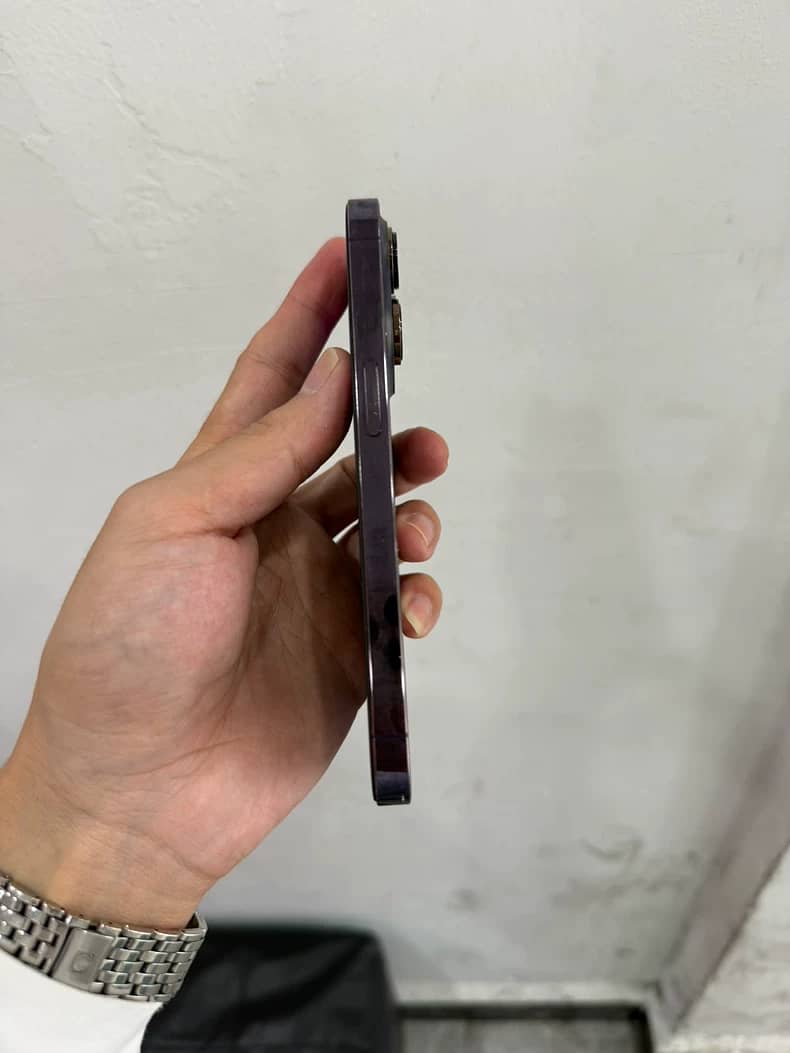 Apple iPhone 14 Pro- us version 256GB 4