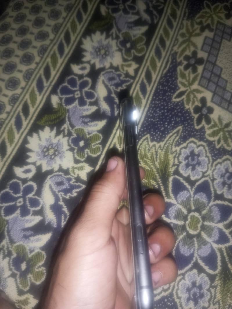 Apple iPhone 11 5