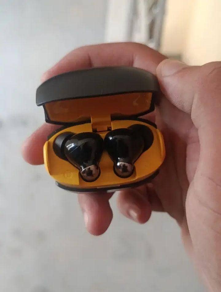 U39 earbuds 2