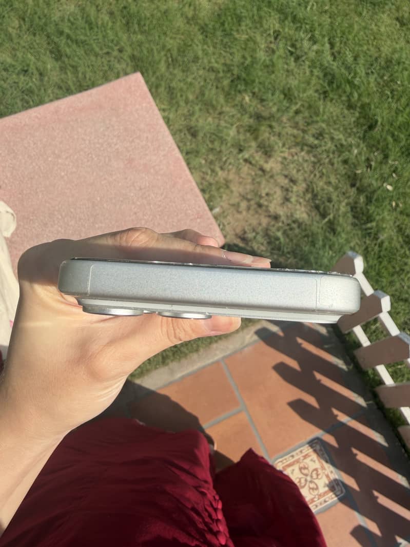 Apple iPhone 17 Pro Max 2