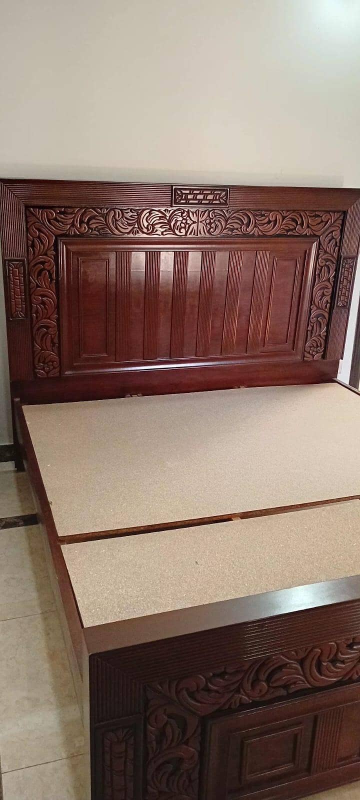 double bed with side tables and dressing table 0