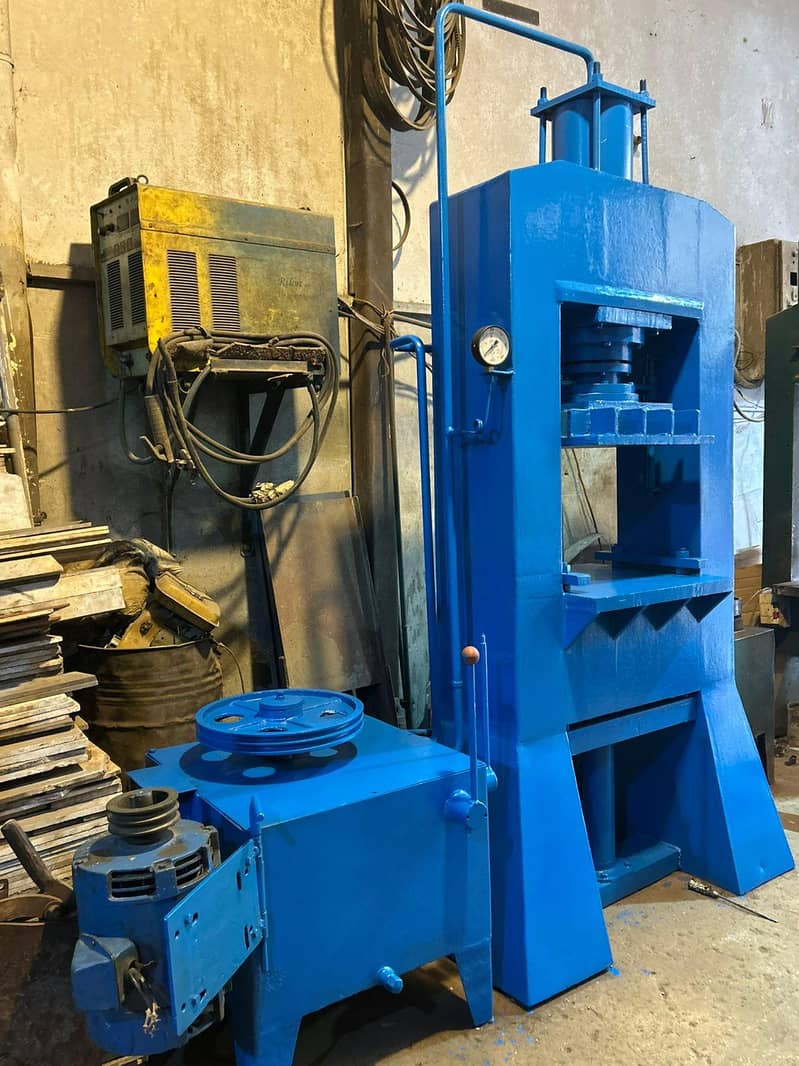 Hydraulic press machine 2