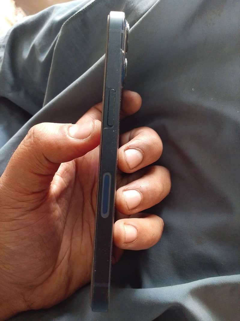 Apple iPhone 13 Jv 1