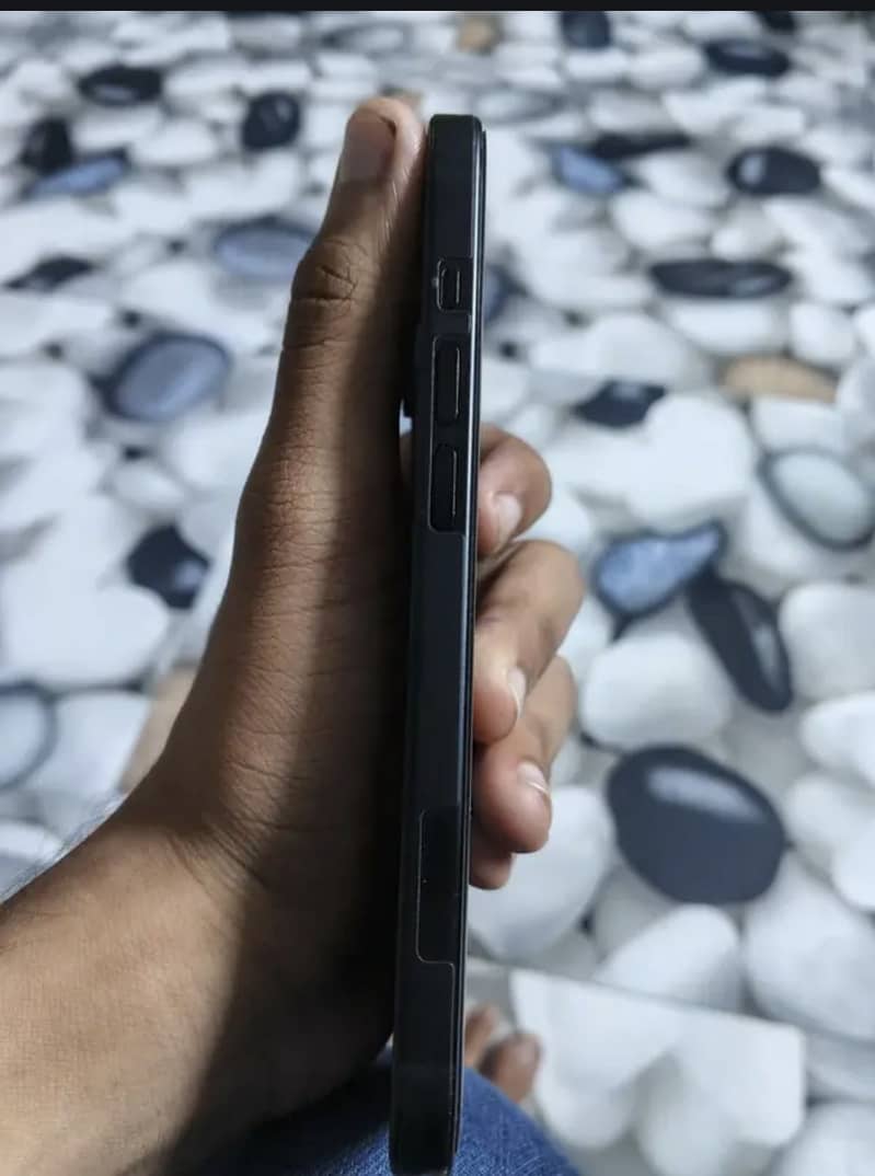 Apple iPhone 15 4