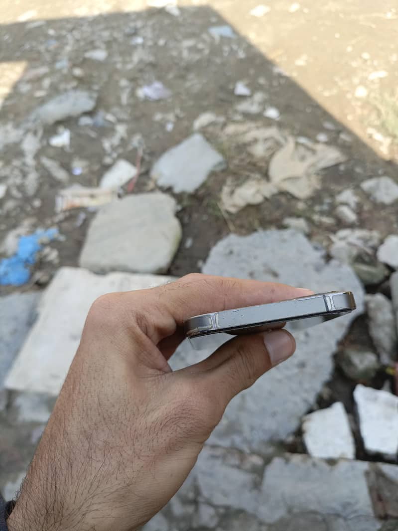 Apple iPhone 12 Pro 2