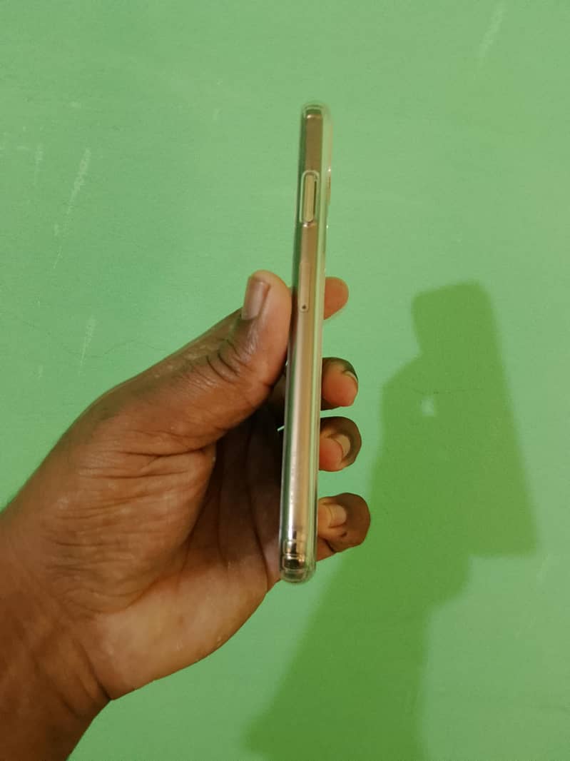 Apple iPhone XS Max 1