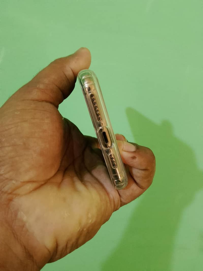 Apple iPhone XS Max 2