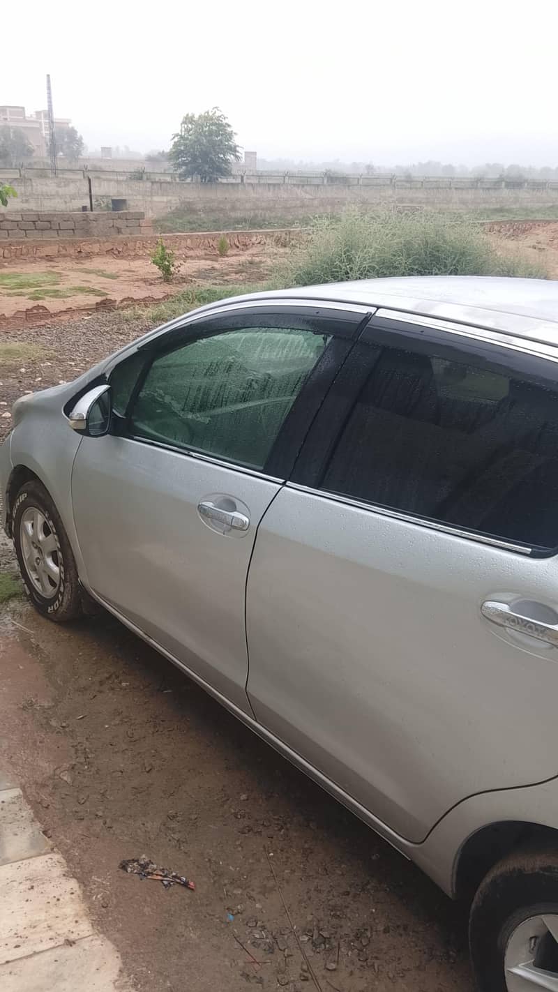 Toyota Vitz 2012 5