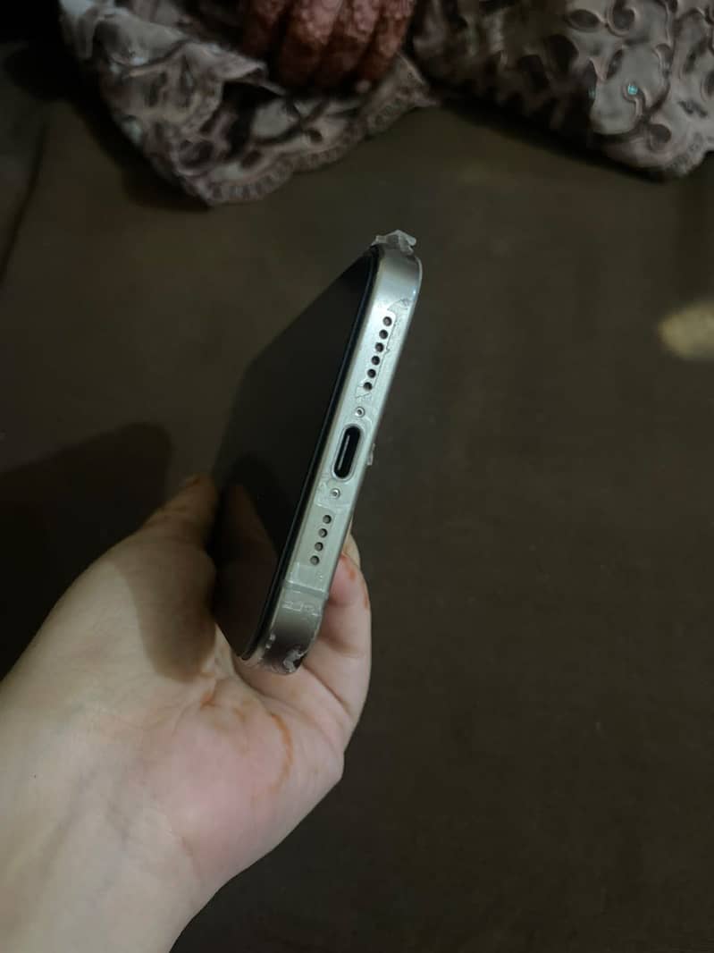 Apple iPhone 15 Pro Max 1