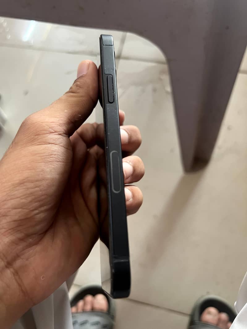 Apple iPhone 12 2