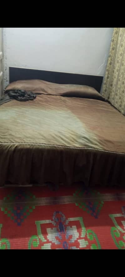 king sized bed with mattress (spring)
