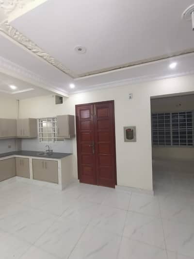 5 Marla house for rent with gas good location
