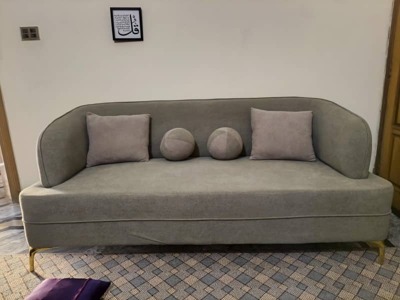 Sofa set with gift 0