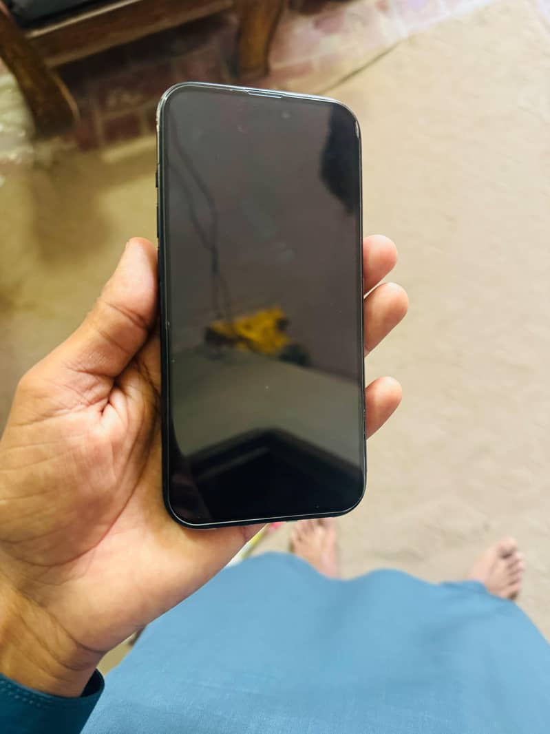 Apple iPhone 15 5