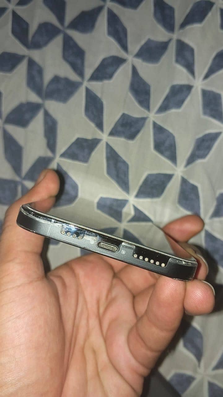 Apple iPhone 14 Pro Max 1