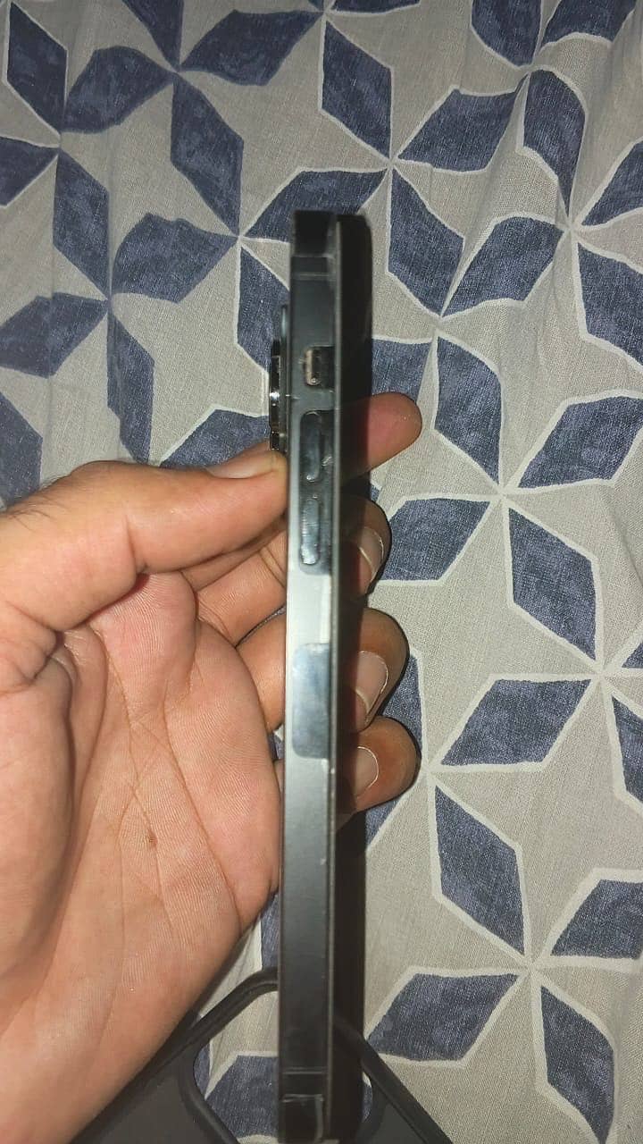 Apple iPhone 14 Pro Max 3