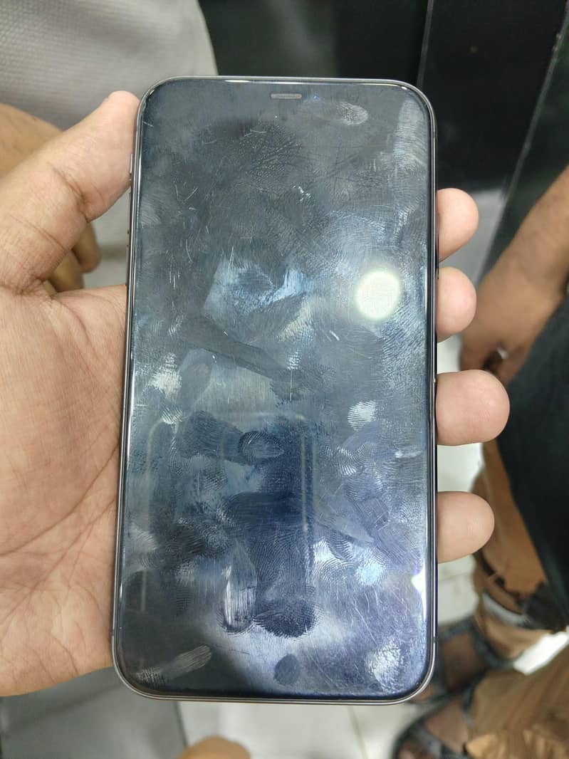 Apple iPhone 11 3
