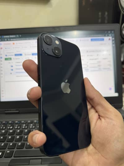 Apple iPhone 13