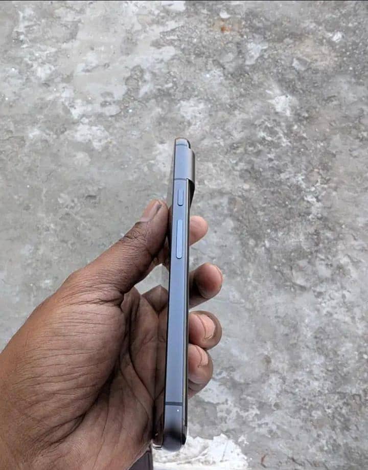 Google Pixel 8 5