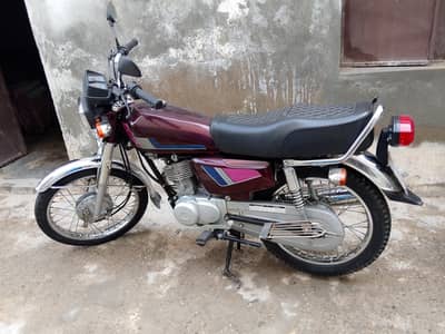 Honda 125 Black Color (w. app 03130512090)