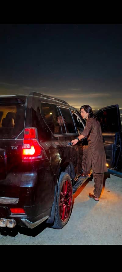 Emandar Family Driver Available Islamabad - 3 Years Experience