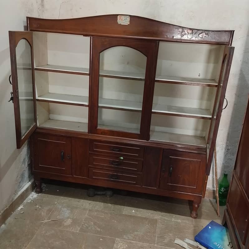 Showcase  2 door 3