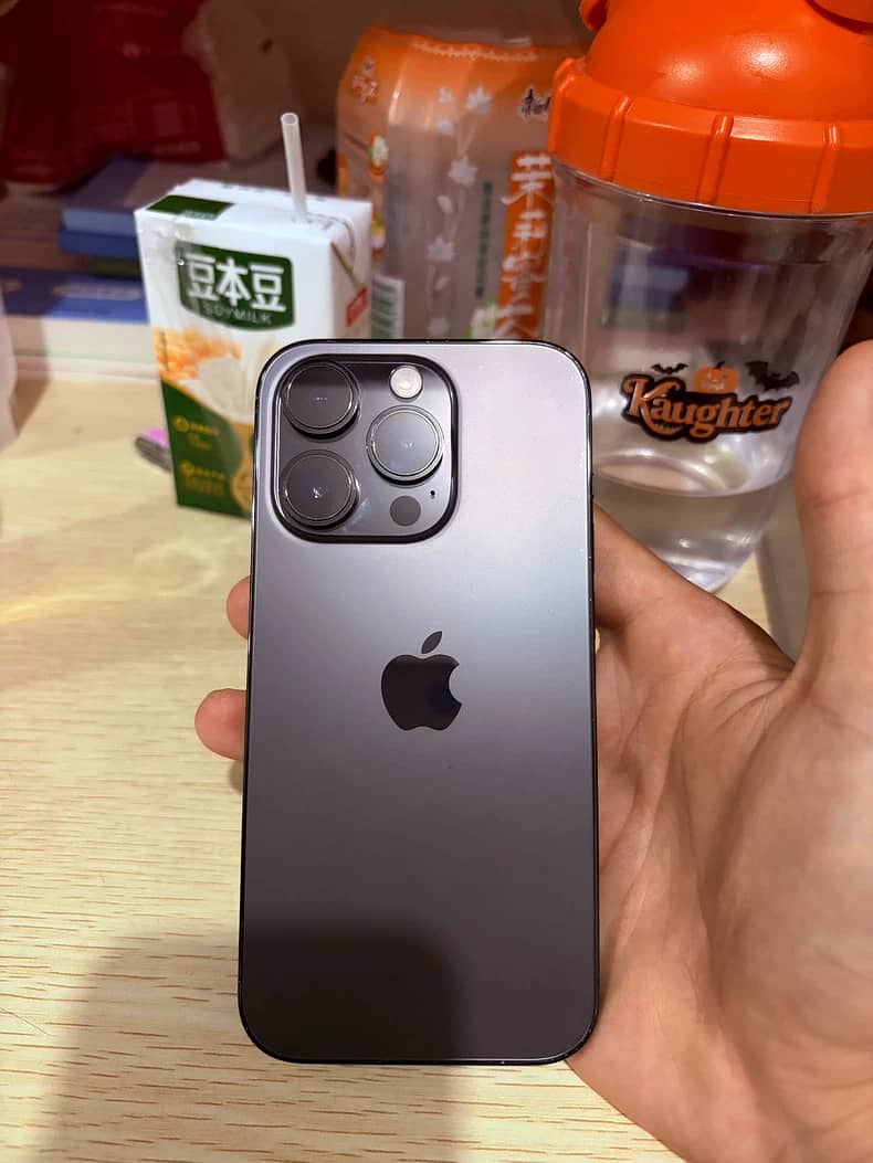 Apple iPhone 14 Pro 1