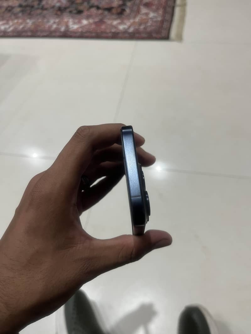 Apple iPhone 15 Pro 3