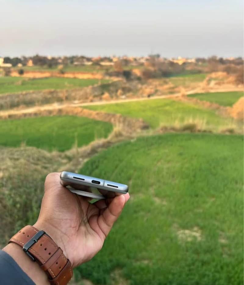 Google Pixel 8 4