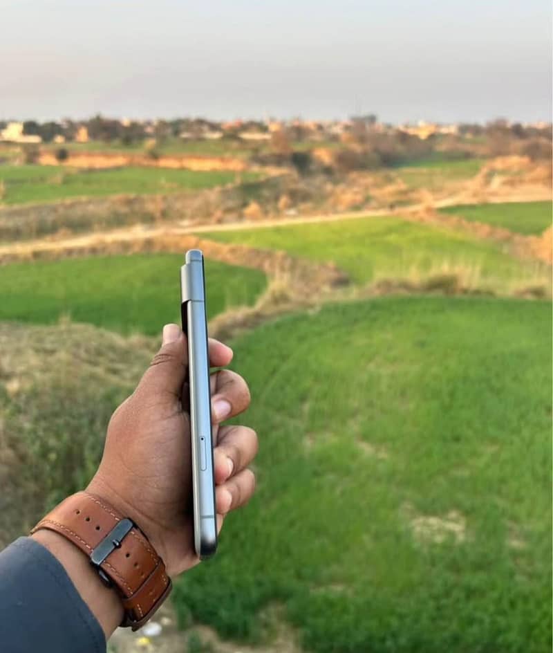 Google Pixel 8 5