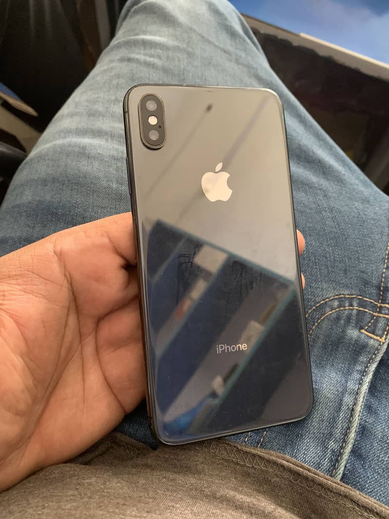 Apple iPhone XS Max 0
