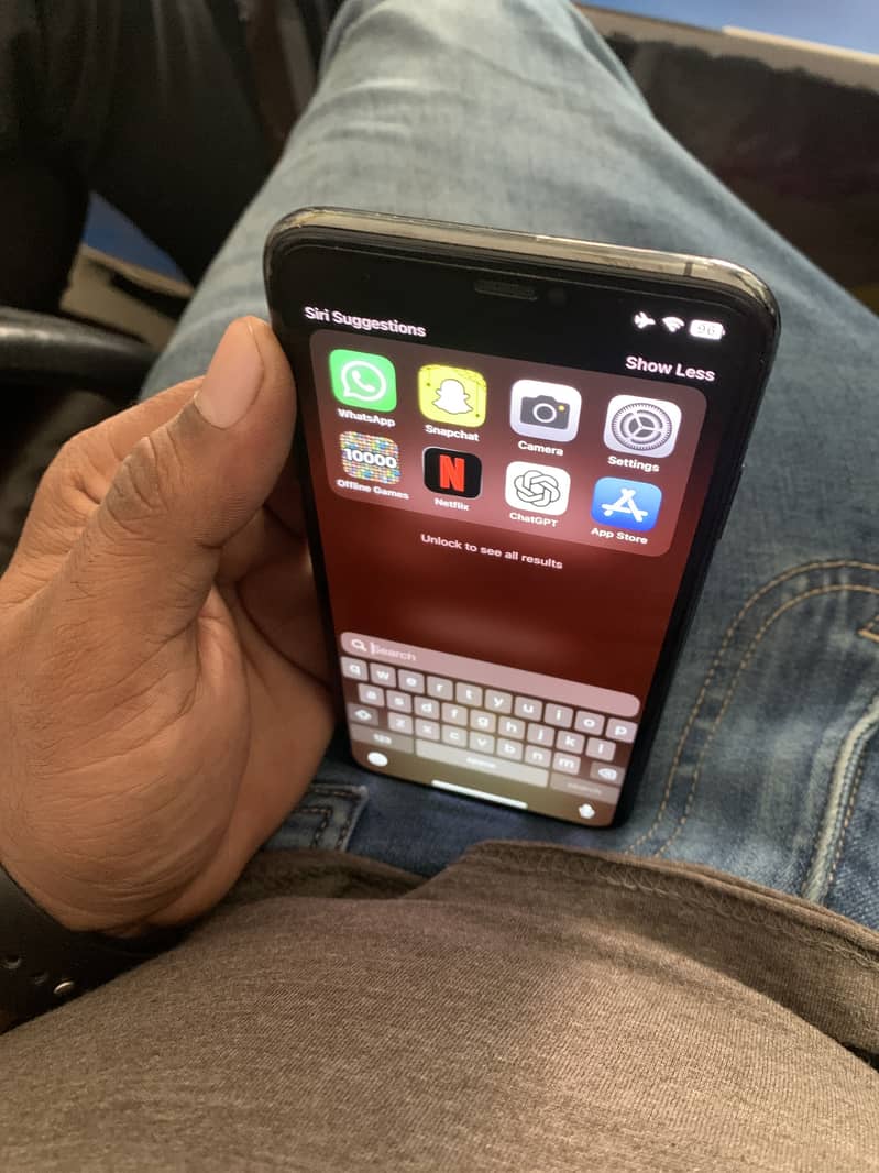 Apple iPhone XS Max 4