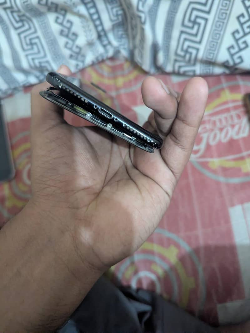 Apple iPhone 6S Plus 5