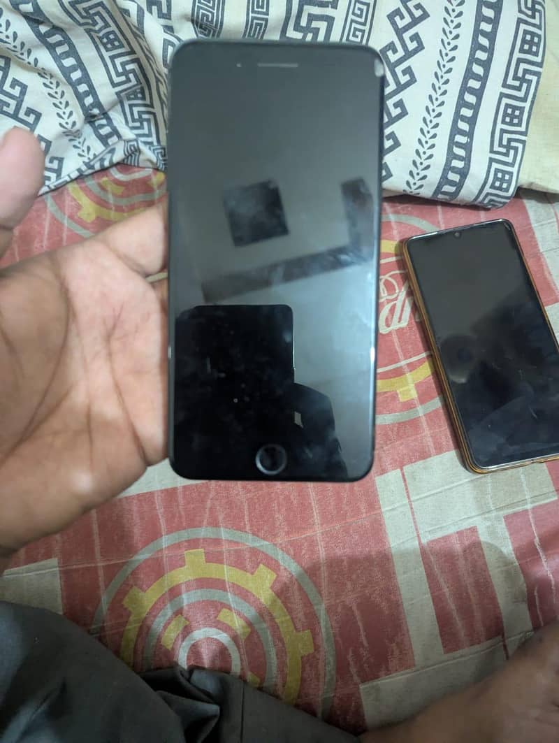Apple iPhone 6S Plus 7