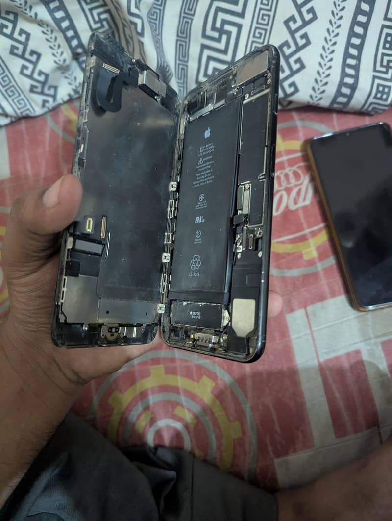 Apple iPhone 6S Plus 8