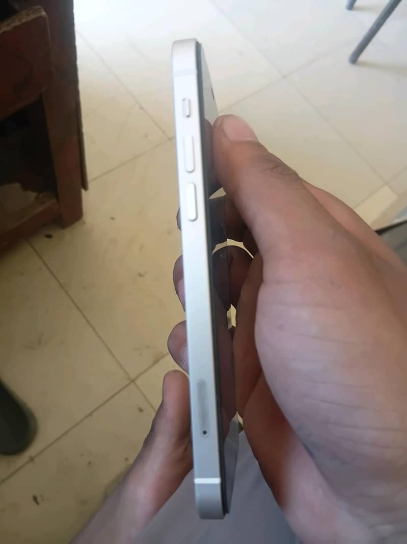 Apple iPhone 12 1