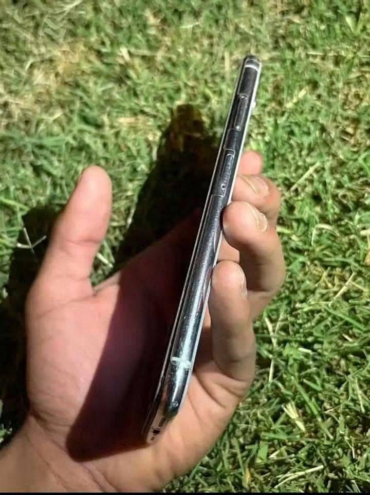 iPhone XS Max Bypass 2