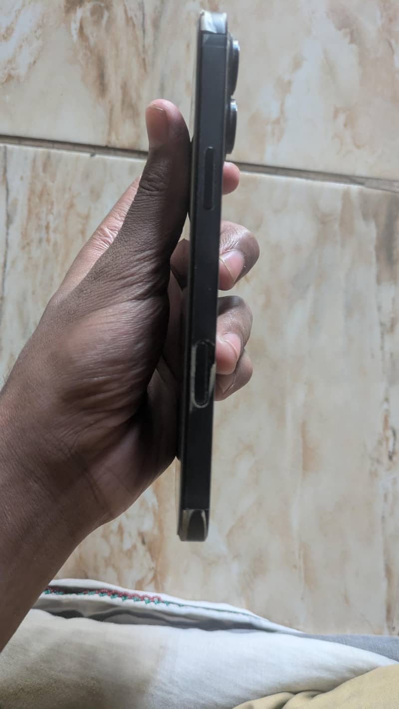 Apple iPhone 16 Pro Max JV 2
