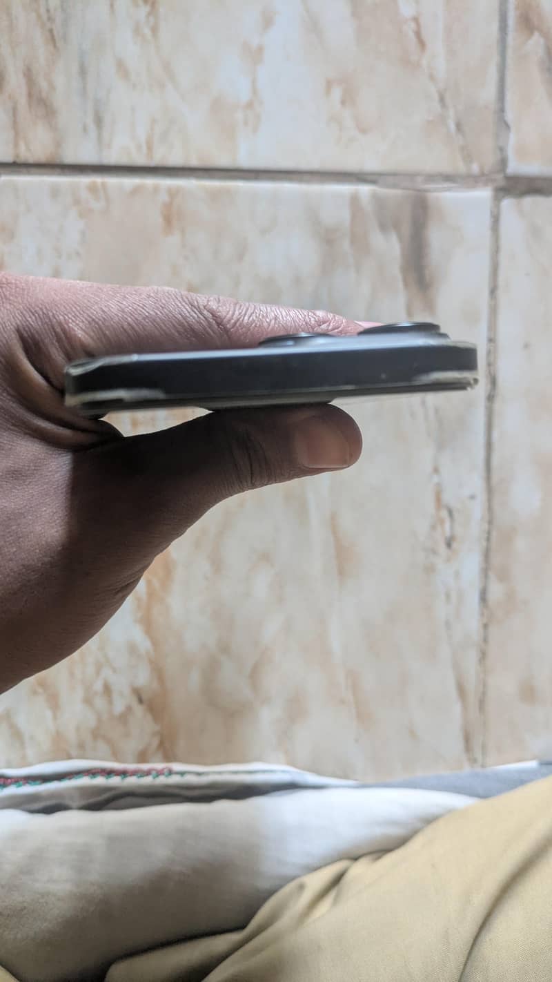 Apple iPhone 16 Pro Max JV 5