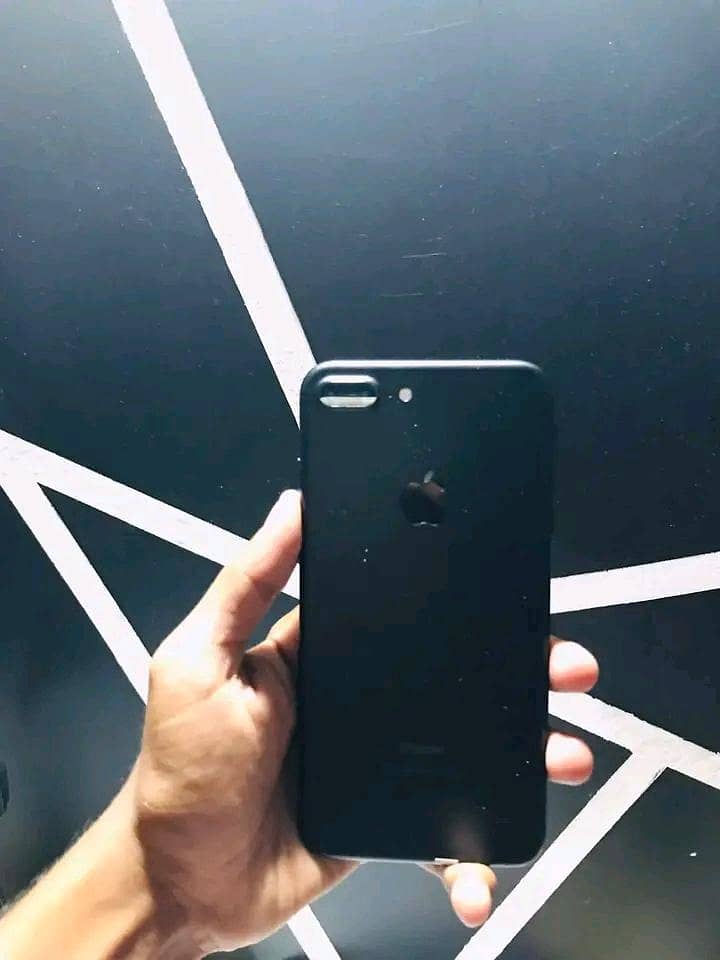 Apple iPhone 7 Plus 1
