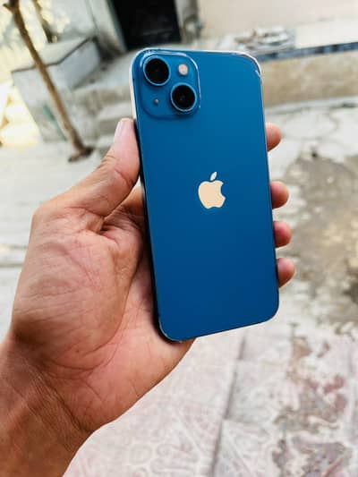 Apple iPhone 13