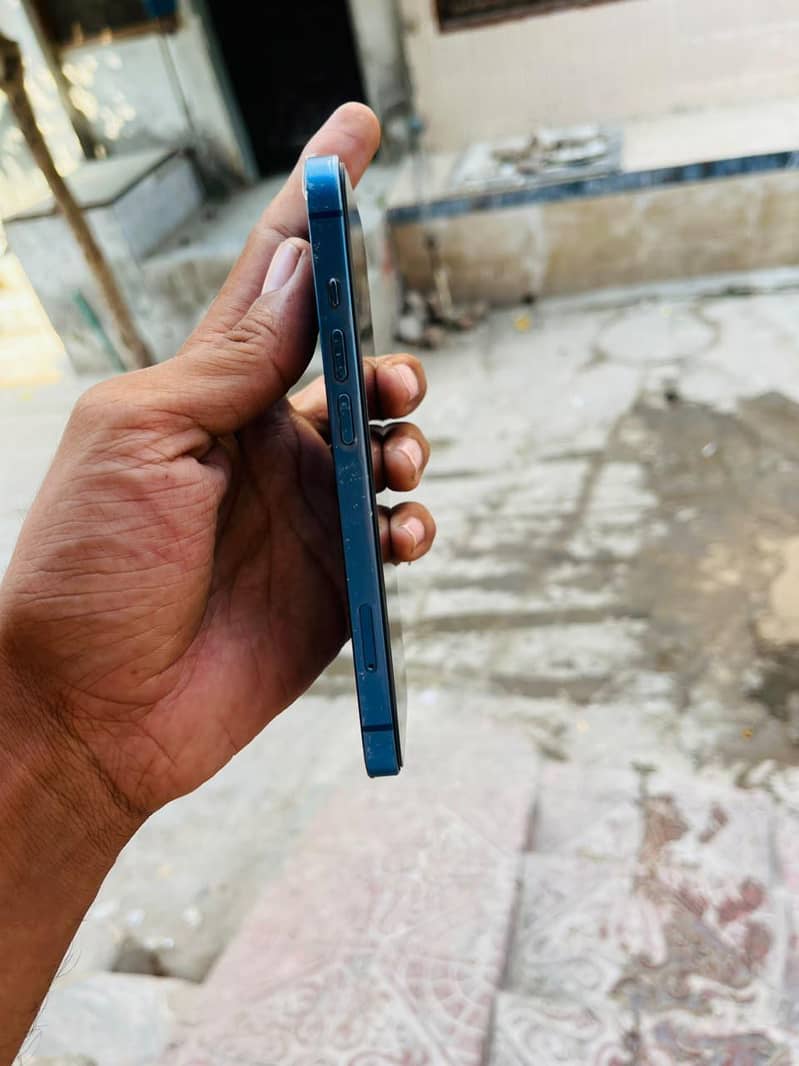 Apple iPhone 13 3