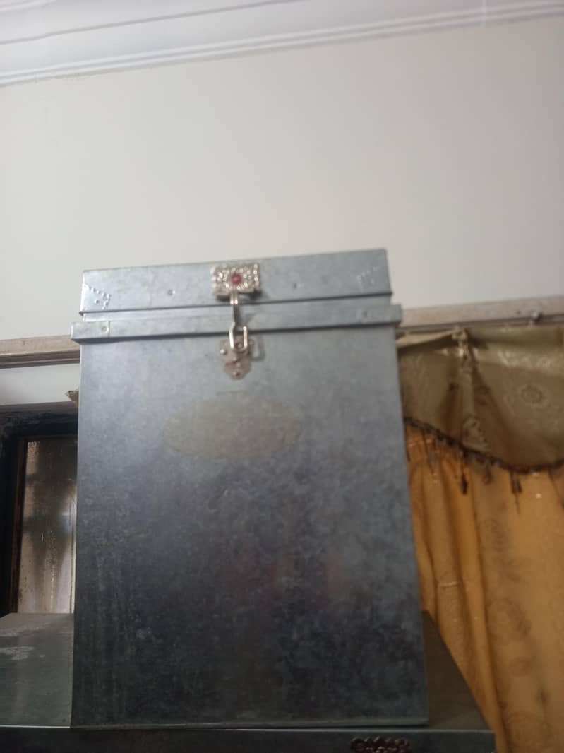 trunk box 1