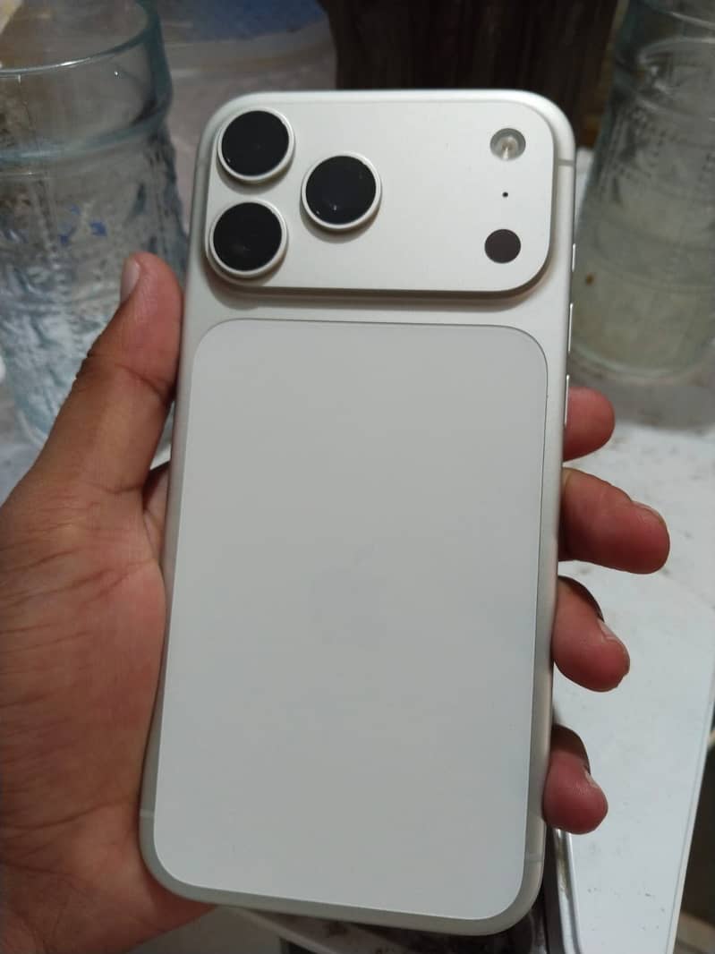 Apple iPhone 17 Pro Max 5