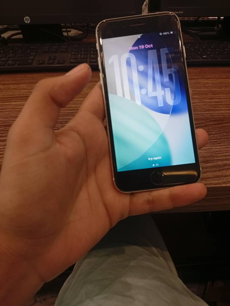 Apple iPhone Se2020 1