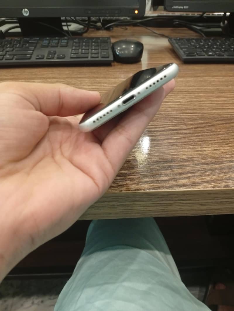 Apple iPhone Se2020 3